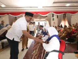Bupati Pakpak Bharat Lepas Calon Haji