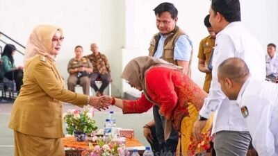 Plt Bupati Hadiri Pelantikan Pantarlih Selabuhanbatu