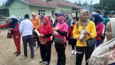 Bersama Sahabat dr Aci, Masyarakat Karang Anyer Dapat Pengobatan Gratis dan Tips Hidup Sehat