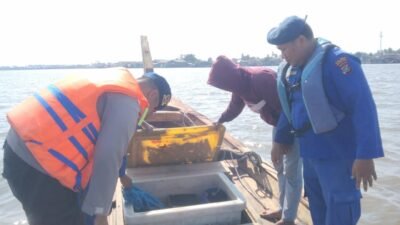 Cegah Penyeludupan, Polairud  Tanjungbalai Periksa Kapal Nelayan