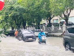 Jalanan Kota Medan Banjir Usai Hujan Deras, Warga: Percuma Banyak Pembangunan!