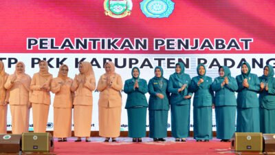 Pj Ketua TP PKK Sumut Tyas Fatoni Lantik Pj Ketua TP PKK Padanglawas