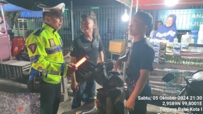 Sat Lantas Polres Tanjungbalai Himbau Pedagang Jajanan Malam Turut Tertibkan Lalu Lintas