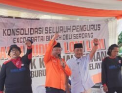 Partai Buruh Serahkan Dana Partisipasi Bukti Komitmen Menangkan Asri Ludin-Lom Lom