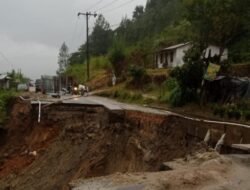 Diguyur Hujan Berkepanjangan, Jalan Nasional Sidikalang-Dolok Sanggul Putus