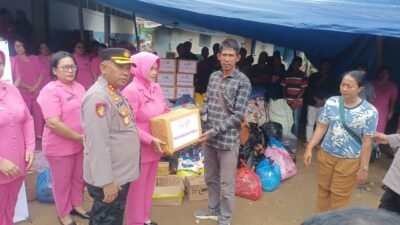 Polres Karo Salurkan Bantuan Sosial kepada Korban Banjir Bandang di Desa Ketawaren