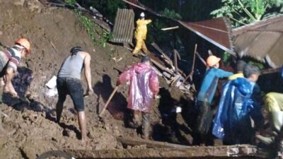 Akibat Hujan Deras Suami Istri Diduga Tertimbun Longsor di Sisundung