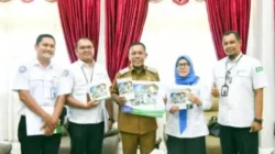 Bupati Tapteng Masinton Pasaribu Prioritaskan Lansia Dapat Akses BPJS Kesehatan