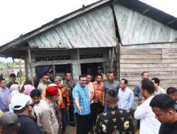 Bupati Asri Ludin Tambunan Kunker ke Desa Paluh Kurau, Kepada Warga Berjanji Membangun Jalan Rusak
