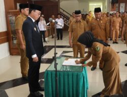 Bupati Gus Irawan Lantik Kasek dan Pamong Belajar