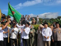 Bupati Gus Irawan Lepas 174 Calhaj Tapsel, Wakil Ketua DPRD Kumandangkan Adzan