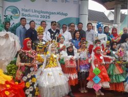 Peringati Hari Lingkungan Sedunia 2025, Siswa Tapsel Pamerkan Karya dari Sampah Plastik