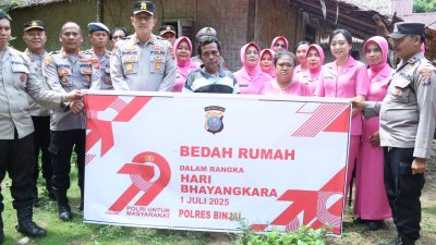 Sambut HUT Bhayangkara ke-79, Kapolres Binjai Bedah Rumah Masyarakat Sei Bingai