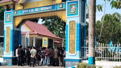Massa PP MAS Sumut dan Ikatan Pelajar Al Wasliyah Sumut Soroti LHKPN Ketua DPRD Deliserdang