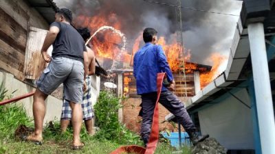 Kebakaran di Kota Padangsidimpuan, 4 Kios dan 1 Rumah Hangus