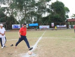 Bupati Tapsel Buka Turnamen Sepak Bola Padang Bujur Cup I