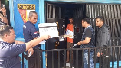 Ditresnarkoba Polda Sumut Prarekonstruksi Penggerebekan Pos Ormas Jalan Teratai