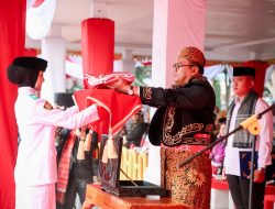 Perdana, Bupati Deliserdang Kenakan Pakaian Adat Jawa di Upacara HUT RI ke-80