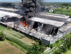 Pabrik Tikar Plastik Terbakar di Binjai, Kerugian Ratusan Juta Rupiah