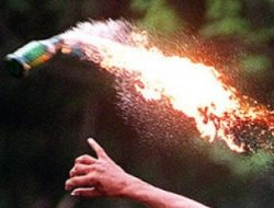 Diduga Sebar Bom Molotov Saat Demo, Seorang Pria Disebut Prof R Diamankan