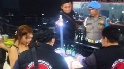 Razia Tempat Hiburan Malam, Polres Siantar Tes Urine Pengunjung