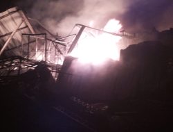 Pabrik Springbed di Deliserdang Ludes Terbakar