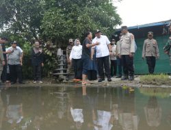 Bupati Dan Ketua TP PKK Tinjau Lokasi Banjir di Batangkuis