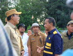 Menteri ESDM Tinjau Lokasi Banjir dan Longsor di Tapsel, Janjikan 250 Tenda dan Pembersihan Material Bencana