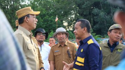 Menteri ESDM Tinjau Lokasi Banjir dan Longsor di Tapsel, Janjikan 250 Tenda dan Pembersihan Material Bencana