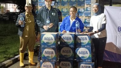 Danone Salurkan 12.000 Botol Air Mineral, Bupati Berharap Danone Berkontribusi Sampai Tahap Pemulihan