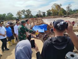 Tiba di Tapsel, Wapres Gibran Tinjau  Sungai Garoga dan Posko Pengungsian PT Agincourt Resources