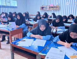 Hari Pertama Sekolah, Santri Darul Mursyid Langsung Dihadapkan Olimpiade Peminatan DM SWOT 2026