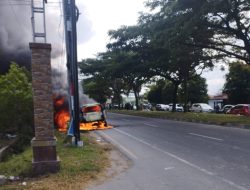 Toyota Innova Hangus Terbakar di Jalan Arteri Bandara Kualanamu