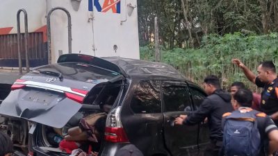 KA Sribillah Utama Tabrak Avanza Di Perlintasan Tanpa Palang, 8 Tewas dan 1 Kritis