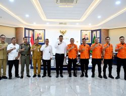 Terima Piagam Penghargaan, Gubernur Dukung Pendirian Balai Latihan Mitigasi Bencana dari Basarnas