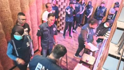 Kepala BNNK Deli Serdang Kombes Josua Tampubolon Bersama Anggota Razia Narkoba, Biduan Cafe Diangkut