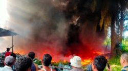 Gudang Barang Bekas di Pantai Labu Ludes Dilahap Api