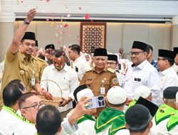 Tepung Tawari Calon Jemaah Haji, Bobby Nasution: Jaga Kesehatan, Kekompakan, dan Nama Baik Sumut