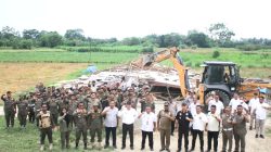 Tiga Cafe Sarang Narkoba di Beringin Dirobohkan BNNK Dan Satpol PP Deli Serdang