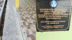 Baru Beberapa Bulan Selesai Direvitalisasi, Lantai SMPS Darul Ulum Aceh Tenggara Sudah Retak