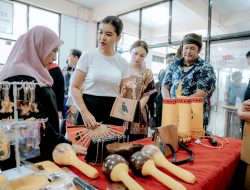 Perkuat UMKM Berbasis Kearifan Lokal, Kahiyang Ayu Kunjungi Galeri Dekranasda Gunungsitoli