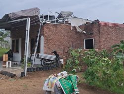 10 Rumah di Sigaragara Patumbak  Diterjang Angin Puting Beliung