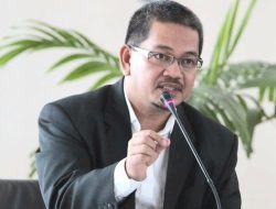 Ketika Wakil Rakyat Lebih Sibuk Membalas Komentar Daripada Menjawab Substansi