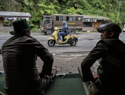 Pungli Ditertibkan, Pengunjung Pemandian Air Panas Sidebuk-Debuk Membludak