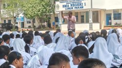 Ketua LPA Bekali Ratusan Siswa SMA Negeri 1 Lubuk Pakam Menjadi “Pahlawan Digital” dalam MPLS