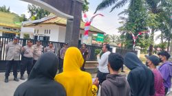 Puluhan Massa Geruduk Kejari Langkat, Desak Pengusutan Tuntas Dugaan Korupsi Smartboard Rp49,9 Miliar