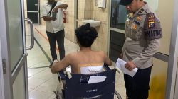 Pria Ini Dibacok Sejumlah OTK Saat Duduk di Loket Simpati Star Binjai, 19 Jahitan di Punggung